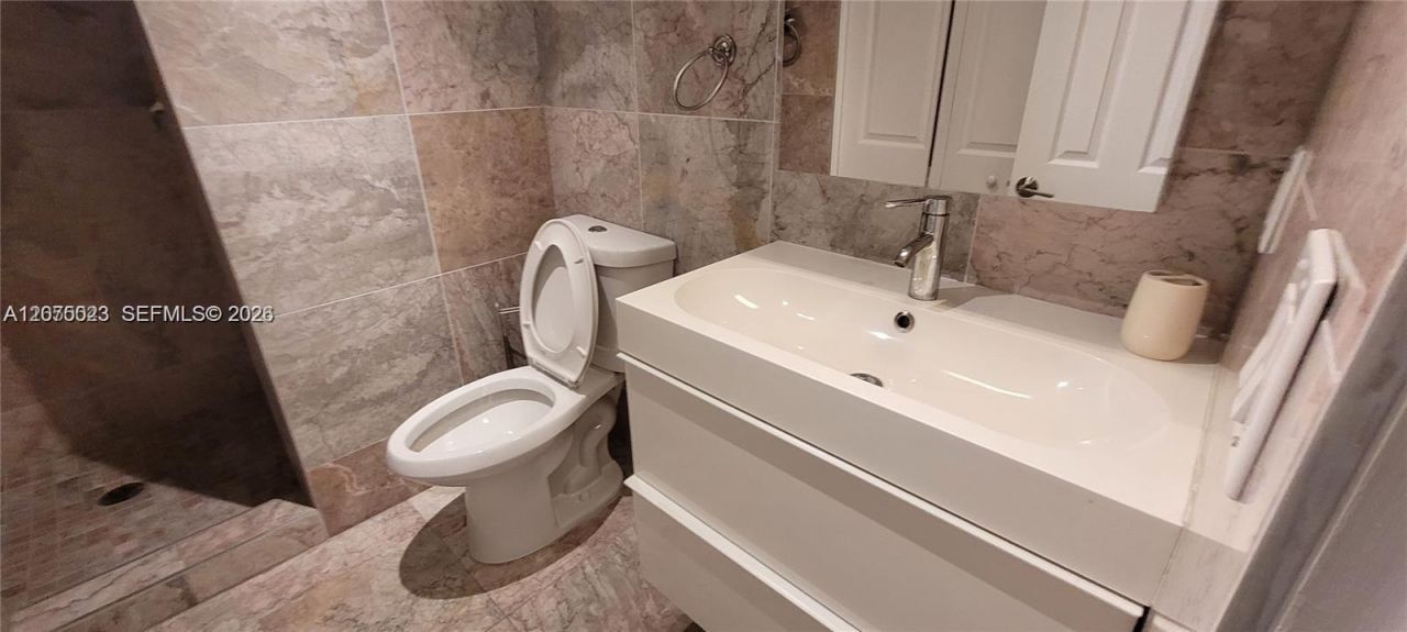 1865 S Ocean Dr , Unit 2D, Hallandale Beach, FL 33009 Photo
