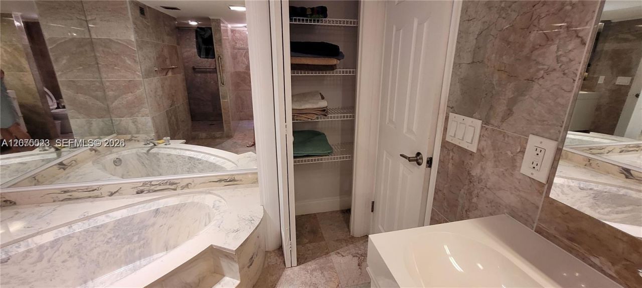 1865 S Ocean Dr , Unit 2D, Hallandale Beach, FL 33009 Photo