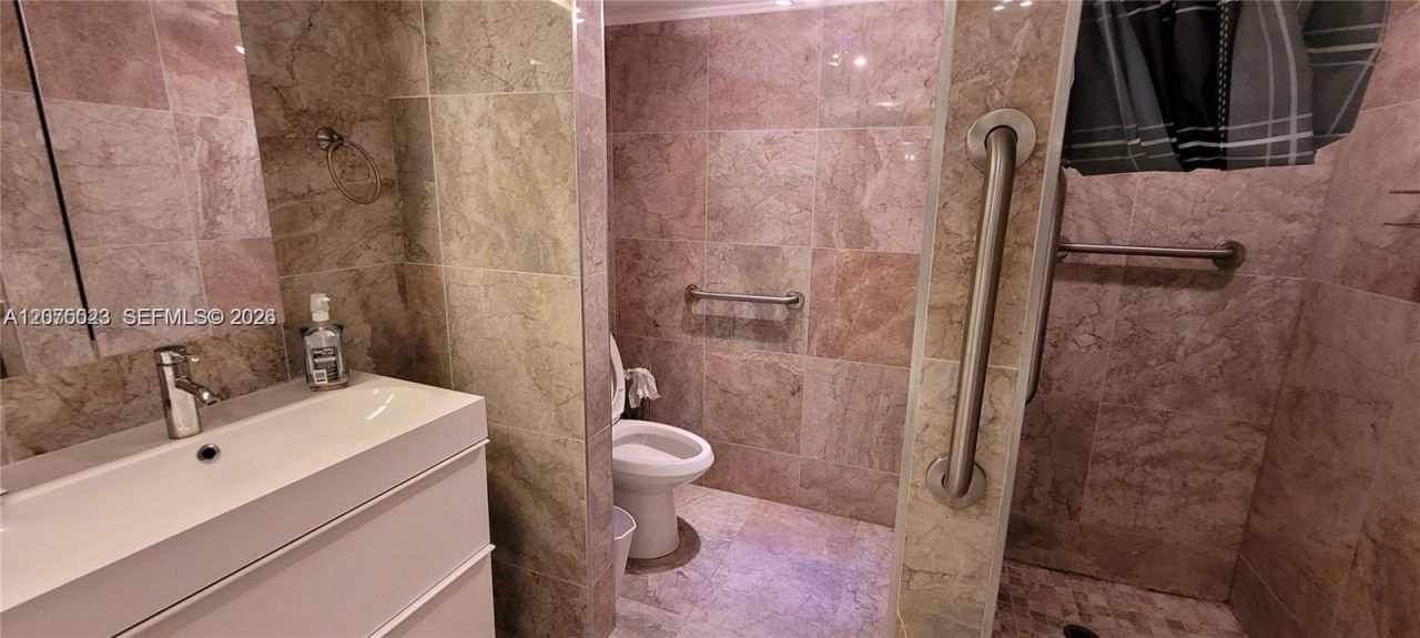 1865 S Ocean Dr , Unit 2D, Hallandale Beach, FL 33009 Photo