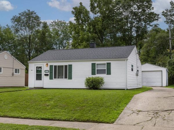 908 Dover Drive, South Bend, IN 46614
