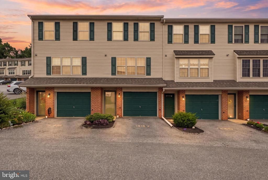 337 Country Club Road, Unit 8, Red Lion, PA 17356 Main Photo