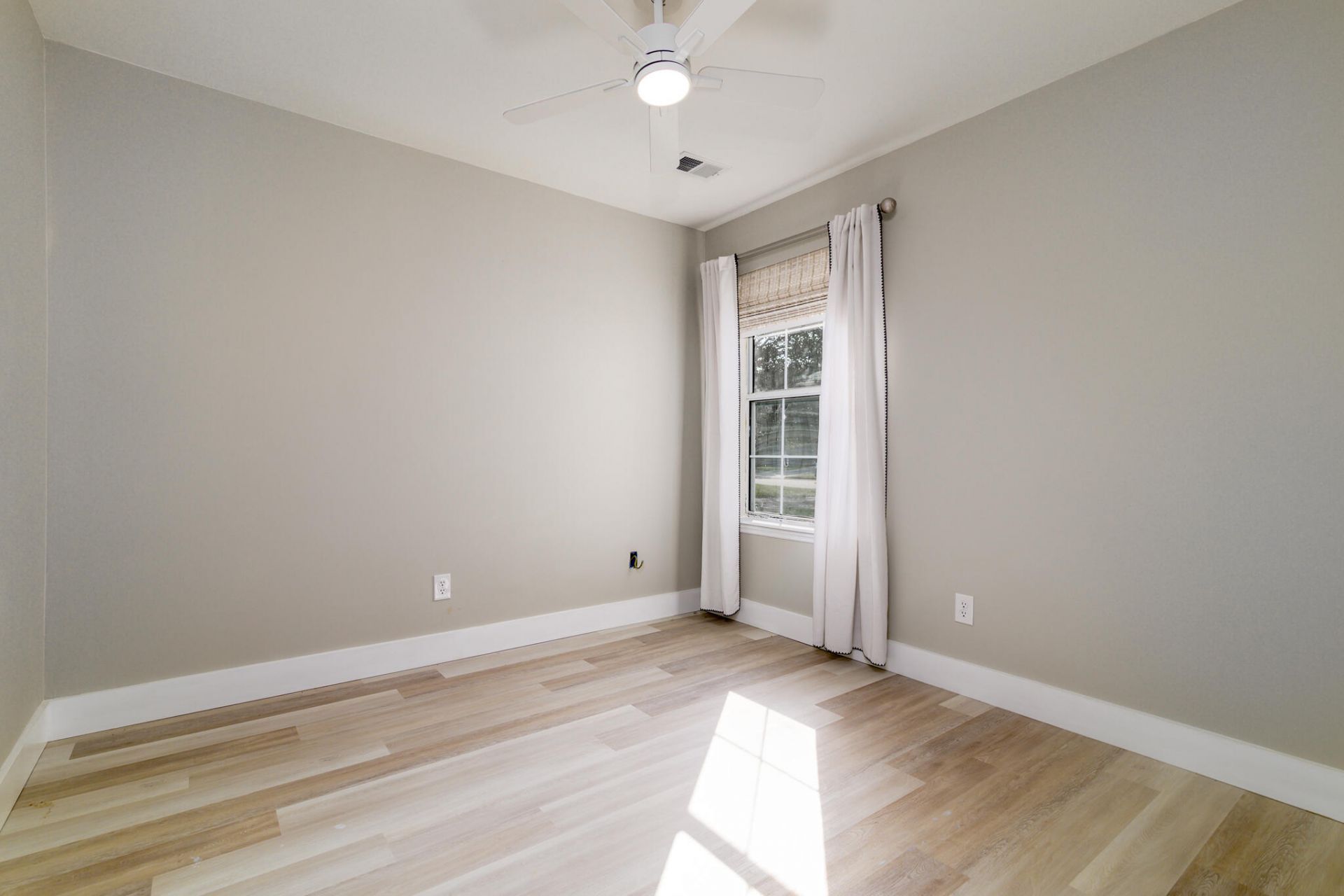 128 Droos Way Photo 17