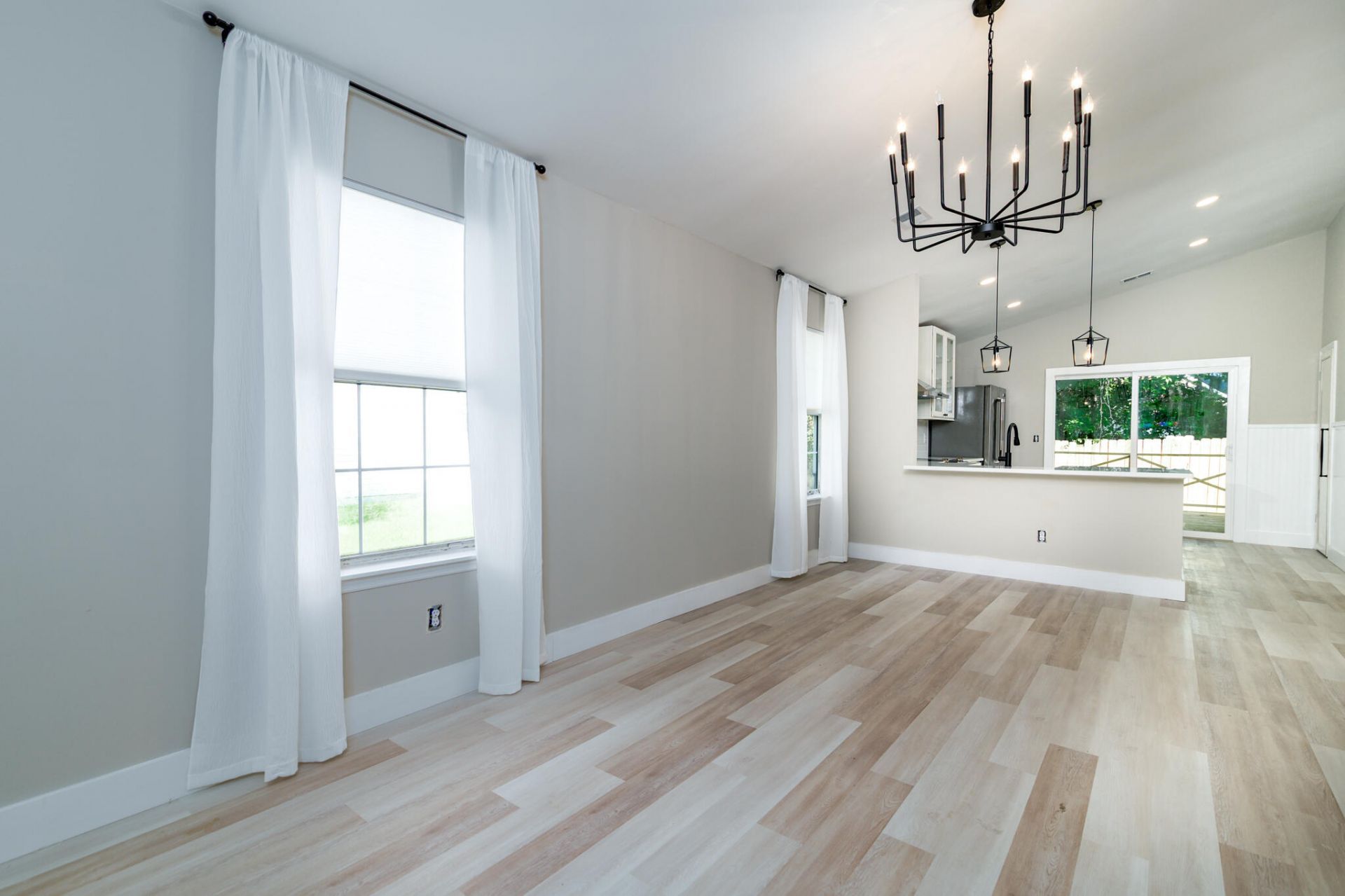 128 Droos Way Photo 4