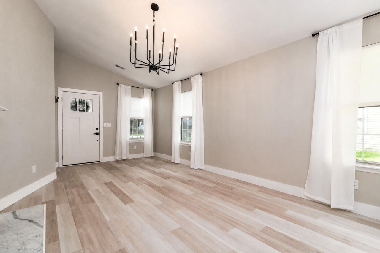128 Droos Way Photo 5