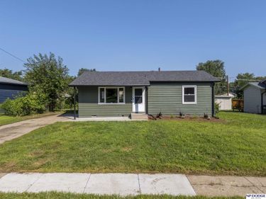 7314 Valley Road, La Vista, NE 68128