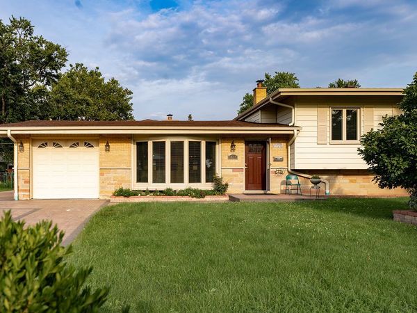 5639 N Manor Lane , Norwood Park, IL 60631