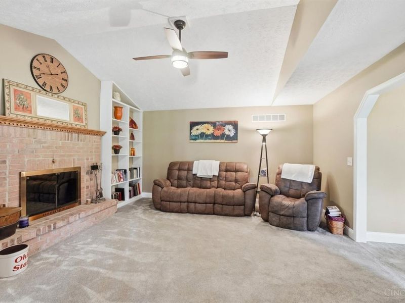 1835 Chardonnay Drive, Hamilton Township, OH 45152 Photo 13
