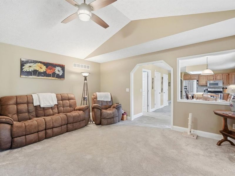 1835 Chardonnay Drive, Hamilton Township, OH 45152 Photo 15