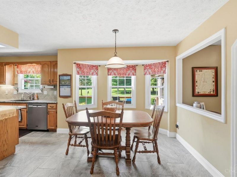 1835 Chardonnay Drive, Hamilton Township, OH 45152 Photo 25
