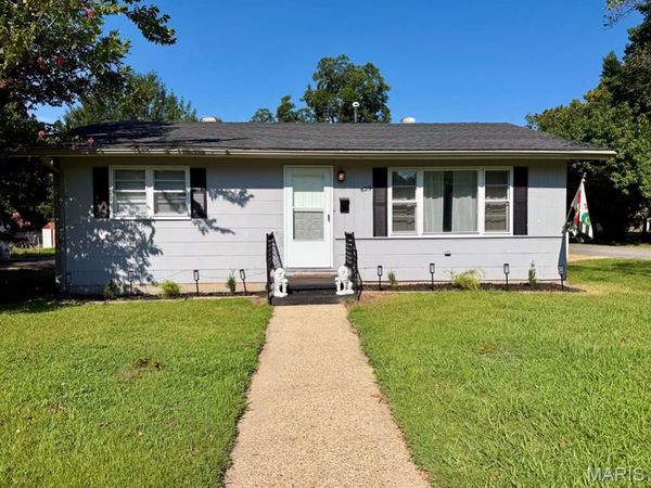 629 W Elk Street, Dexter, MO 63841