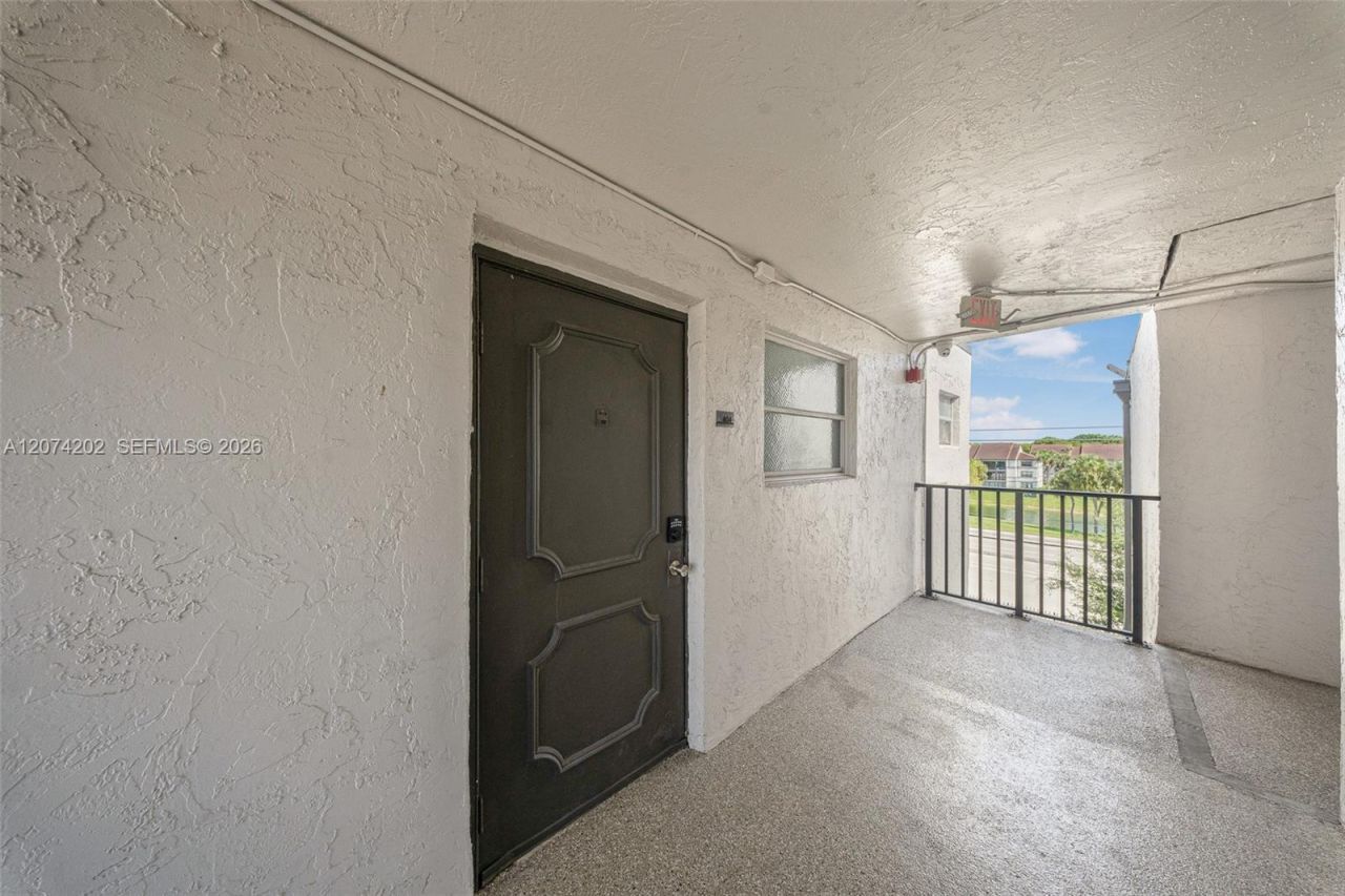 14155 SW 87th St , Unit 404-E, Miami, FL 33183 Photo