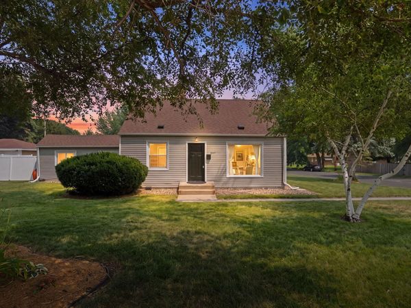8841 Nicollet Avenue S, Bloomington, MN 55420