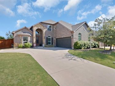 5121 Windstone Drive, Fort Worth, TX 76244