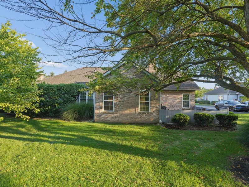 3778 Falls Circle Drive, Hilliard, OH 43026 Photo 2
