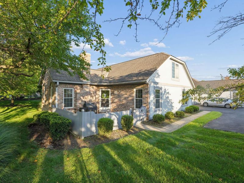 3778 Falls Circle Drive, Hilliard, OH 43026 Photo 4