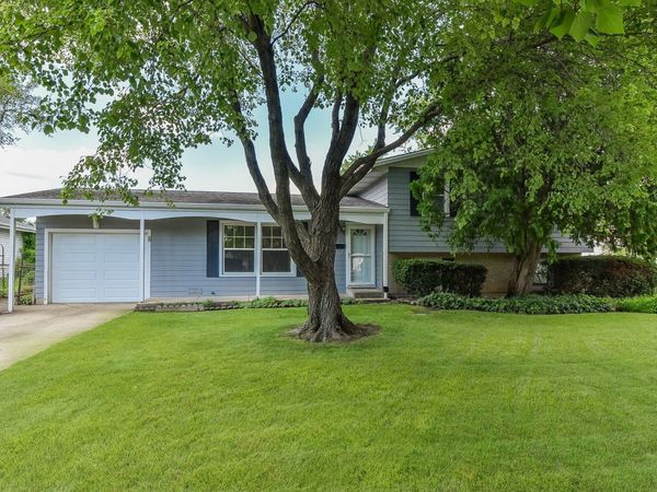 535 Illini Drive , Carol Stream, IL 60188