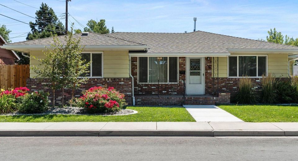 1590 York Way, Sparks, NV 89431 Photo