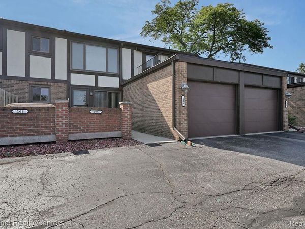 206 Country Club Drive, St Clair Shores, Mi 48082