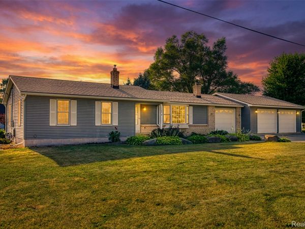 1188 Maxfield Road, Brighton Township, Mi 48114