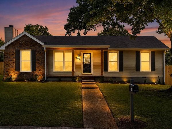 101 Pebble Creek Dr, Hendersonville, TN 37075
