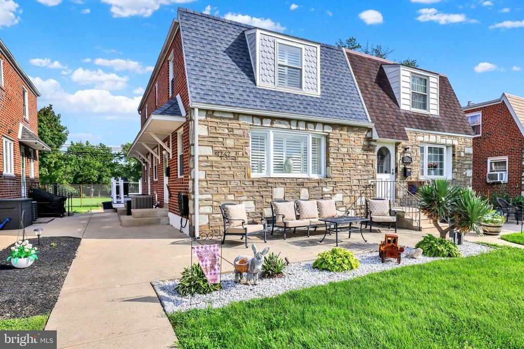 9247 Outlook Avenue, Philadelphia, PA 19114 Main Photo