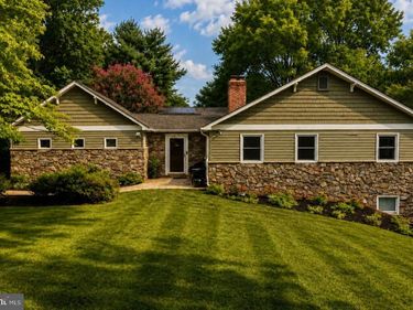 8256 LOCK LANE, WARRENTON, VA 20186
