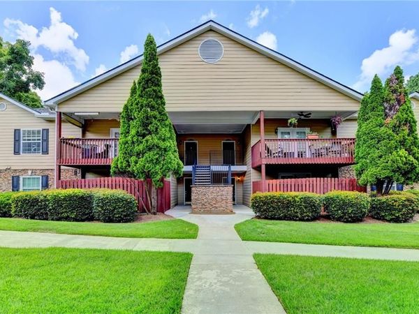 702 Brighton Point , Sandy Springs, GA 30328