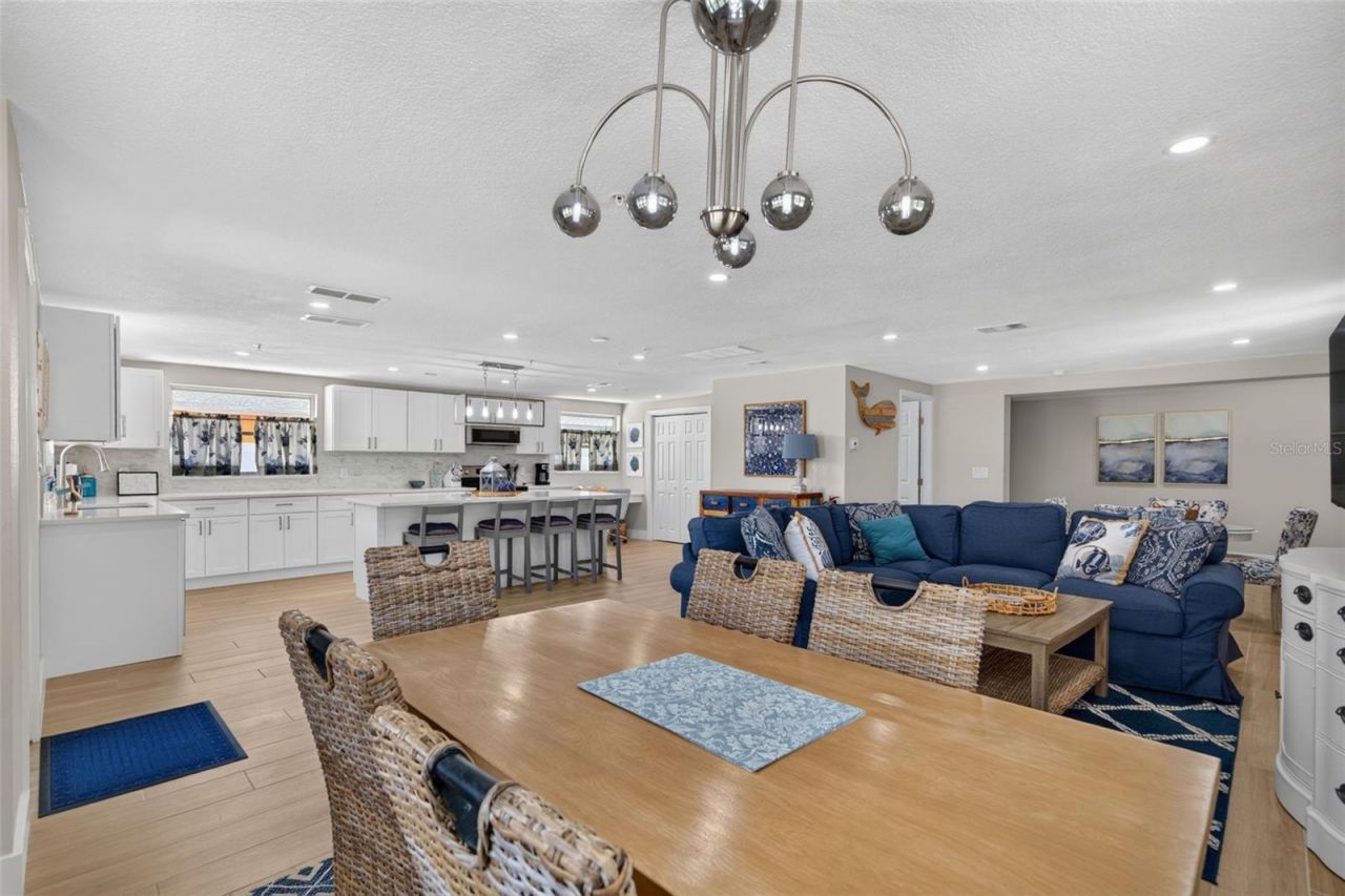 401 63rd Street, Holmes Beach, FL 34217 Photo
