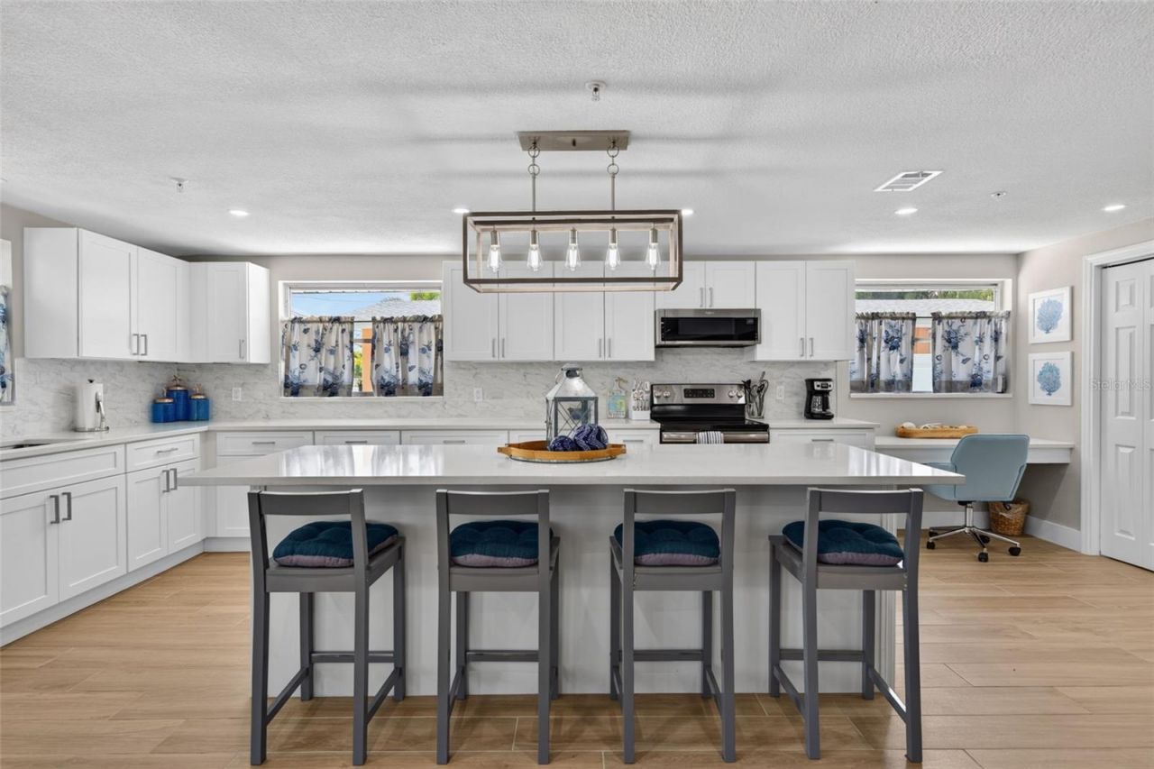 401 63rd Street, Holmes Beach, FL 34217 Photo