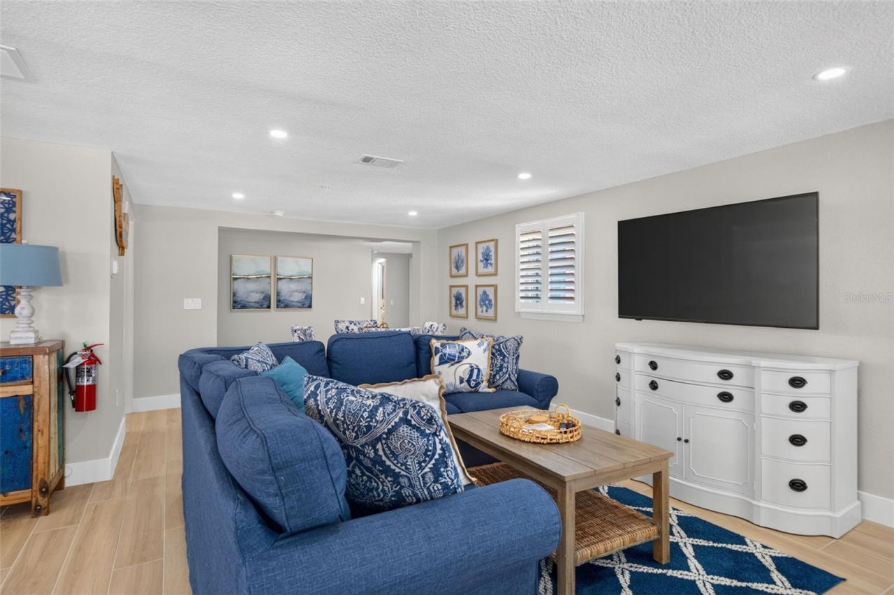 401 63rd Street, Holmes Beach, FL 34217 Photo