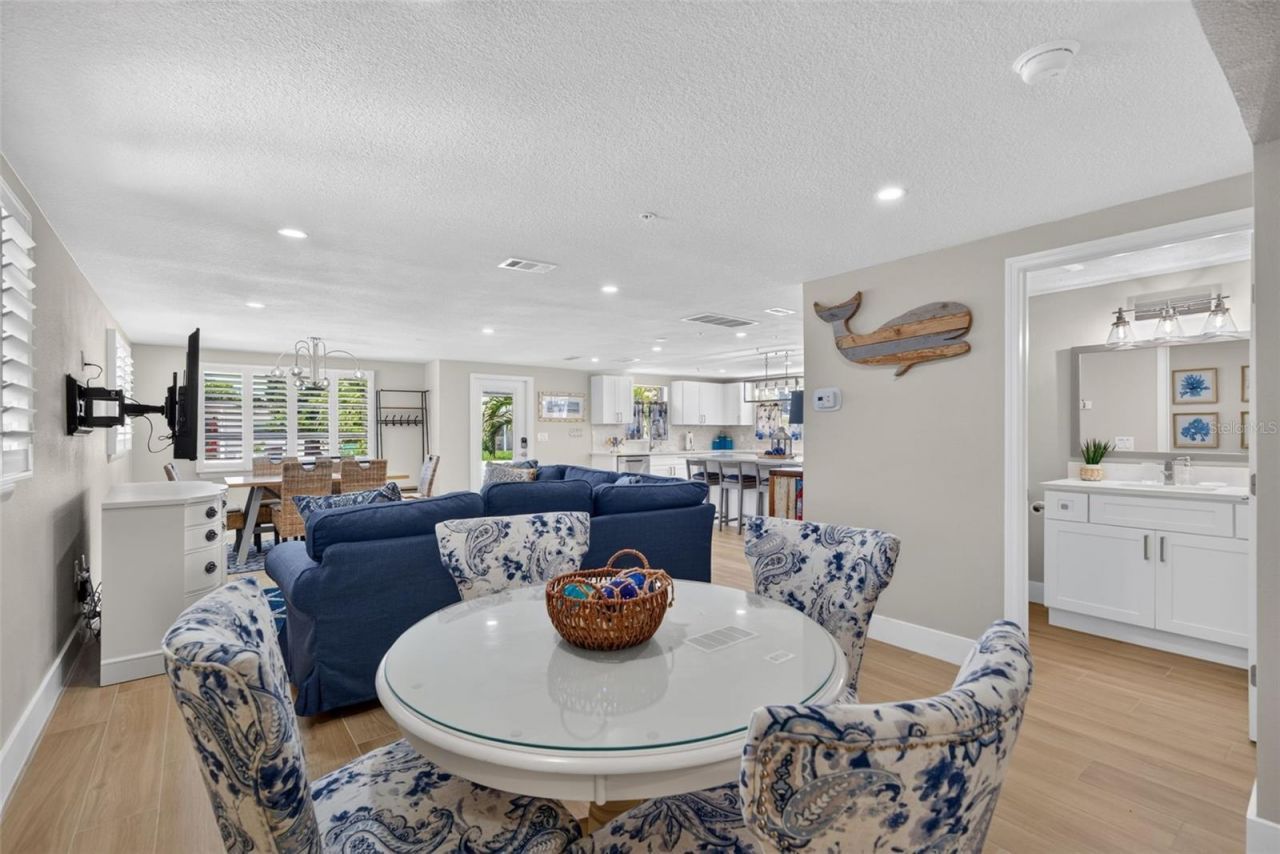 401 63rd Street, Holmes Beach, FL 34217 Photo