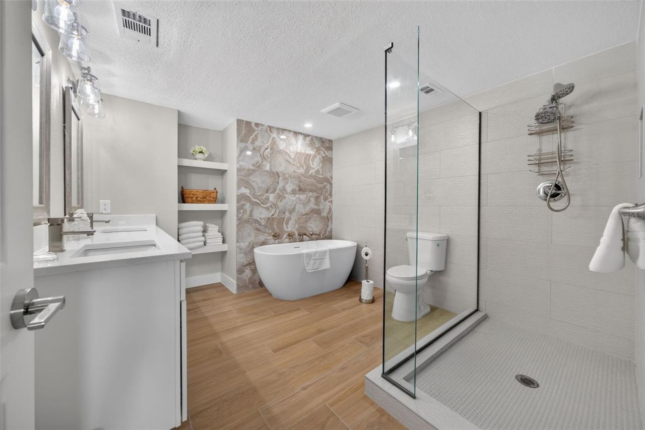 401 63rd Street, Holmes Beach, FL 34217 Photo