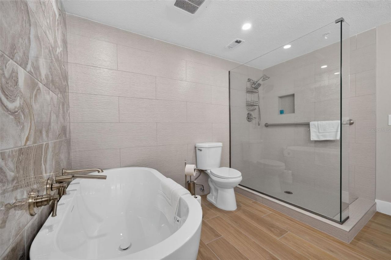 401 63rd Street, Holmes Beach, FL 34217 Photo