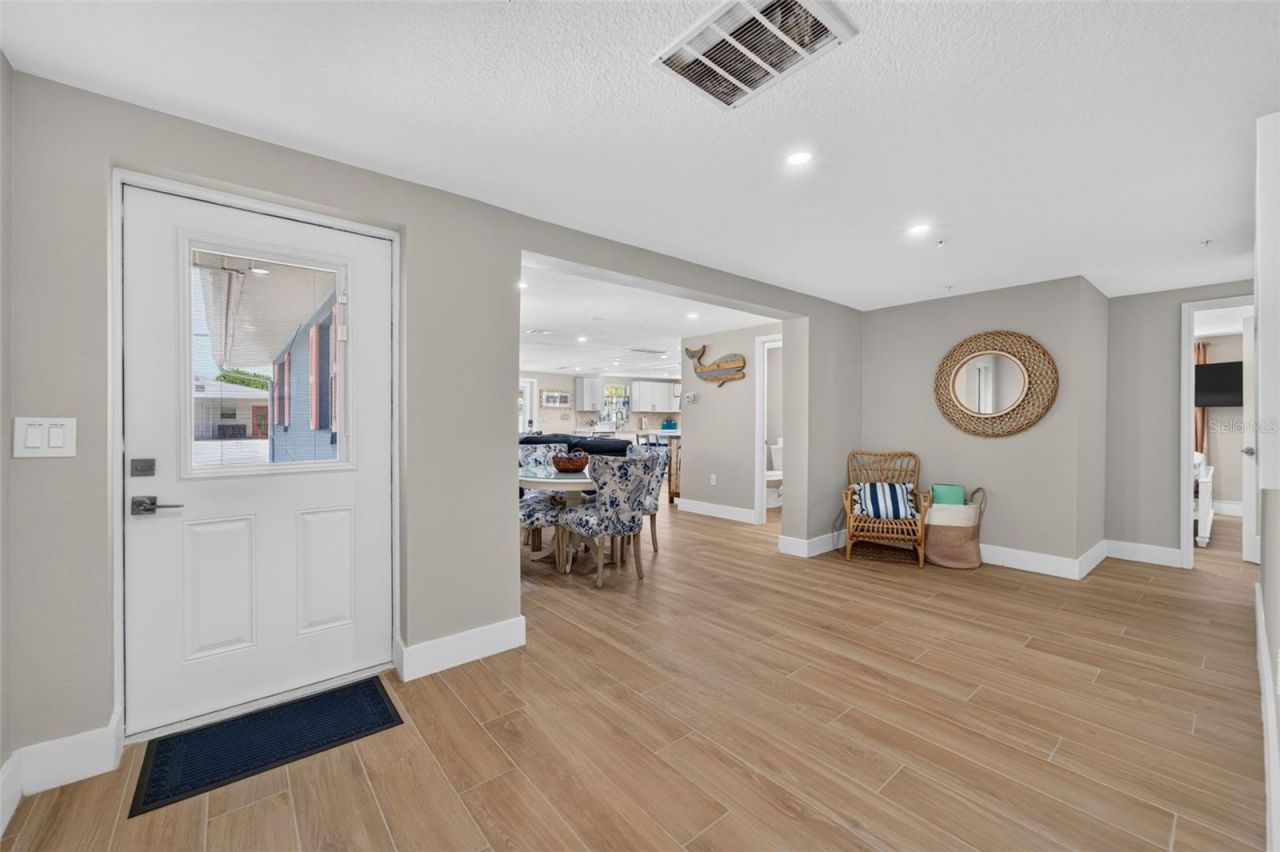 401 63rd Street, Holmes Beach, FL 34217 Photo