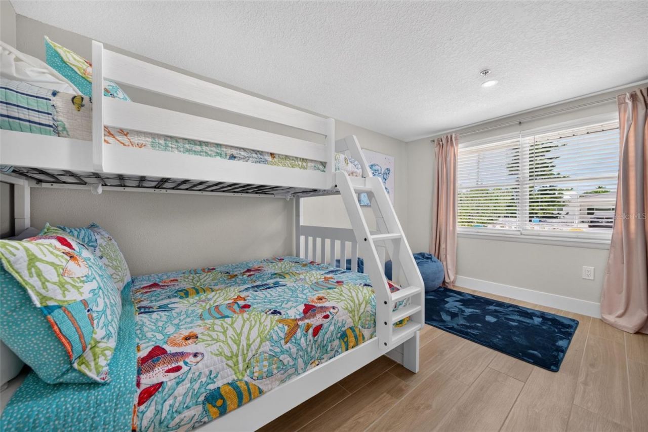 401 63rd Street, Holmes Beach, FL 34217 Photo