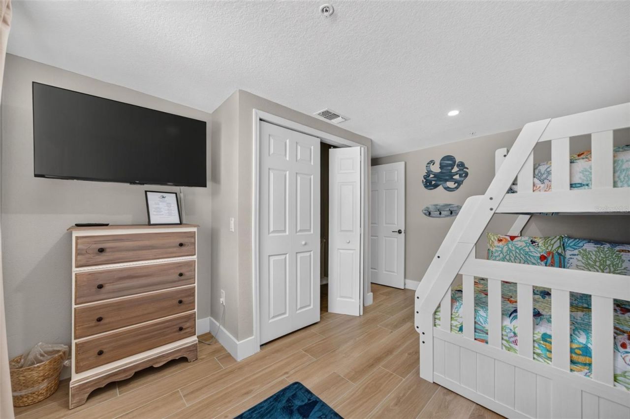401 63rd Street, Holmes Beach, FL 34217 Photo
