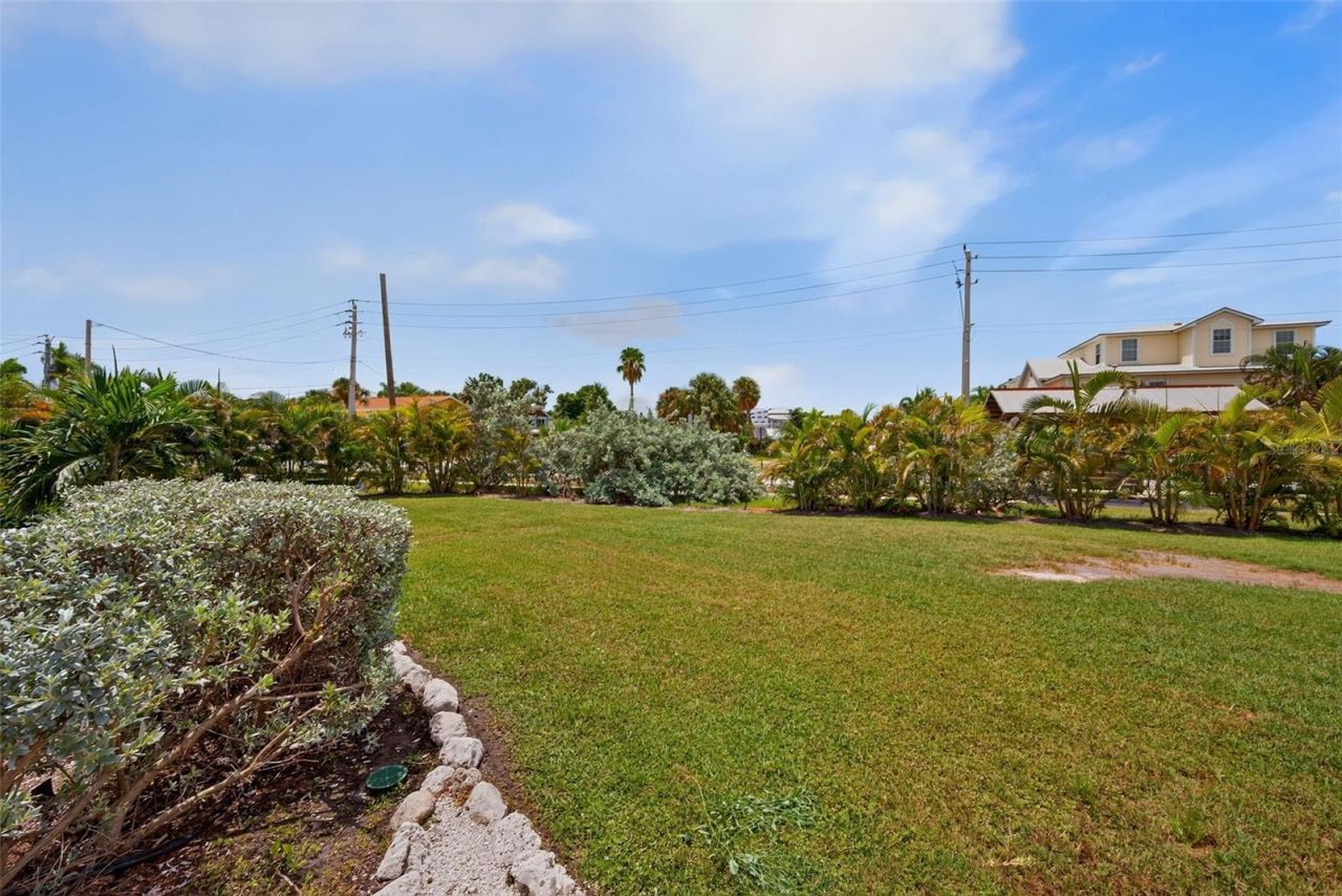 401 63rd Street, Holmes Beach, FL 34217 Photo