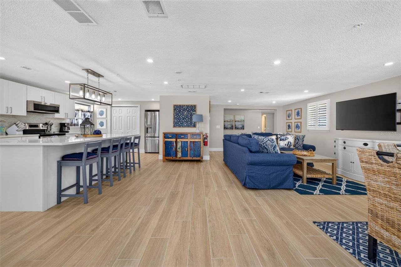 401 63rd Street, Holmes Beach, FL 34217 Photo