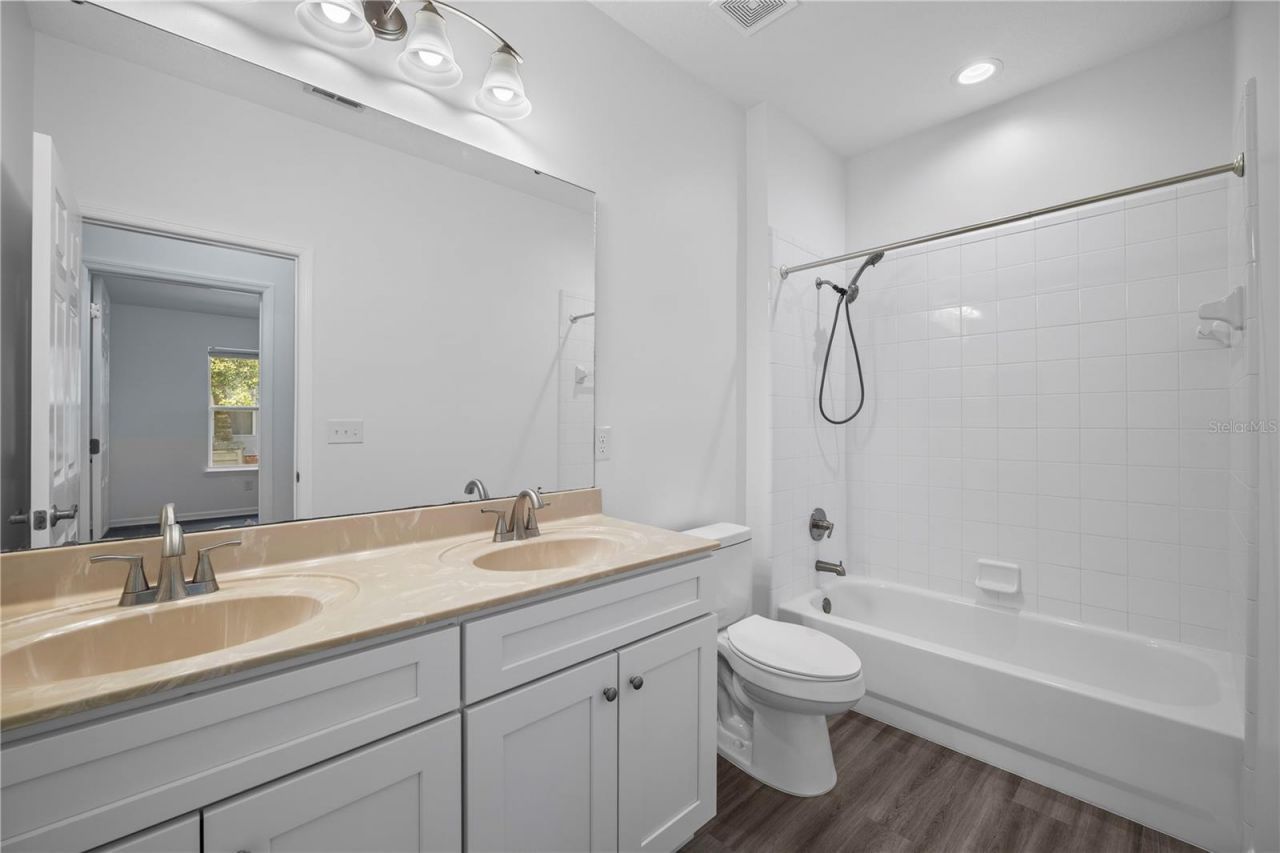 656 Wyndham Court, Orange Park, FL 32073 Photo