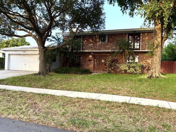 1916 HARBOURVIEW Drive, Fort Lauderdale, FL 33316