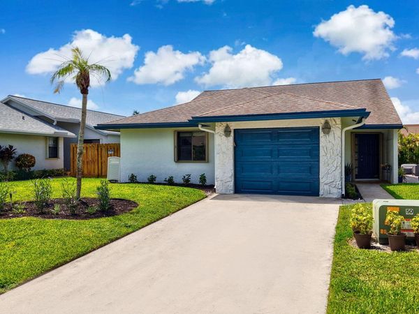 2390 NW 15TH Street NW, Delray Beach, FL 33445