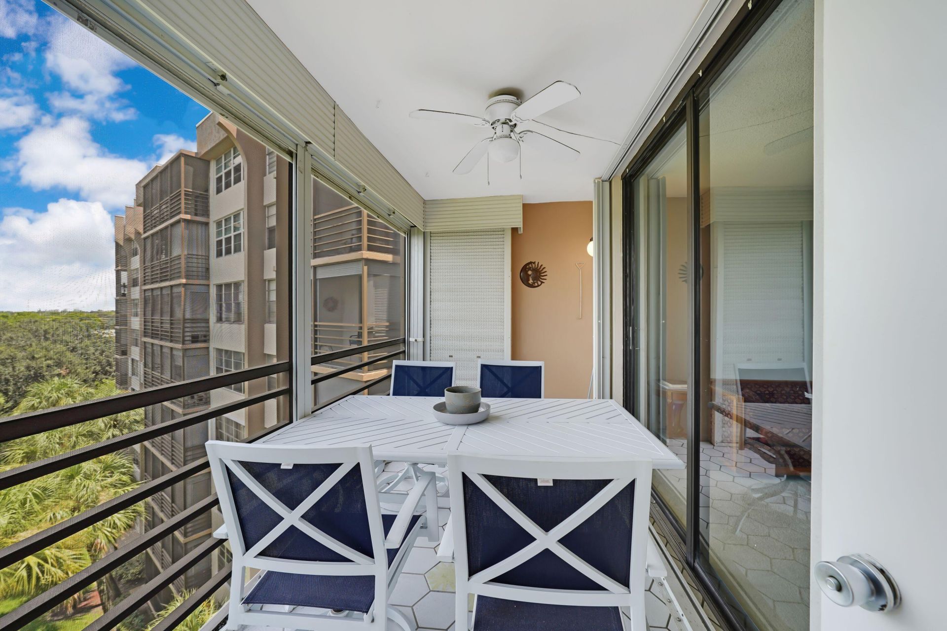 1400 Saint Charles Place, Unit 624, Pembroke Pines, FL 33026 Photo