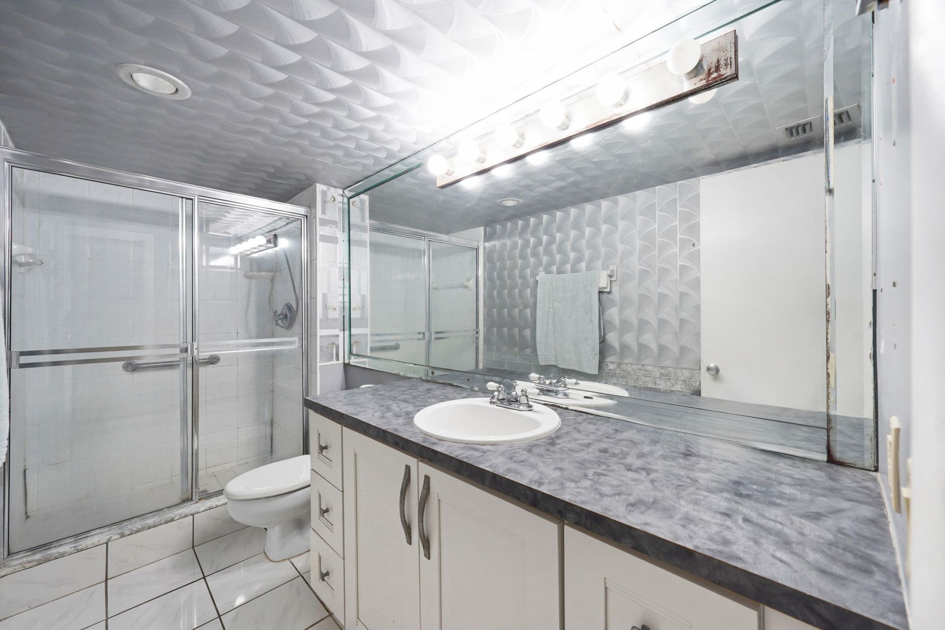 1400 Saint Charles Place, Unit 624, Pembroke Pines, FL 33026 Photo