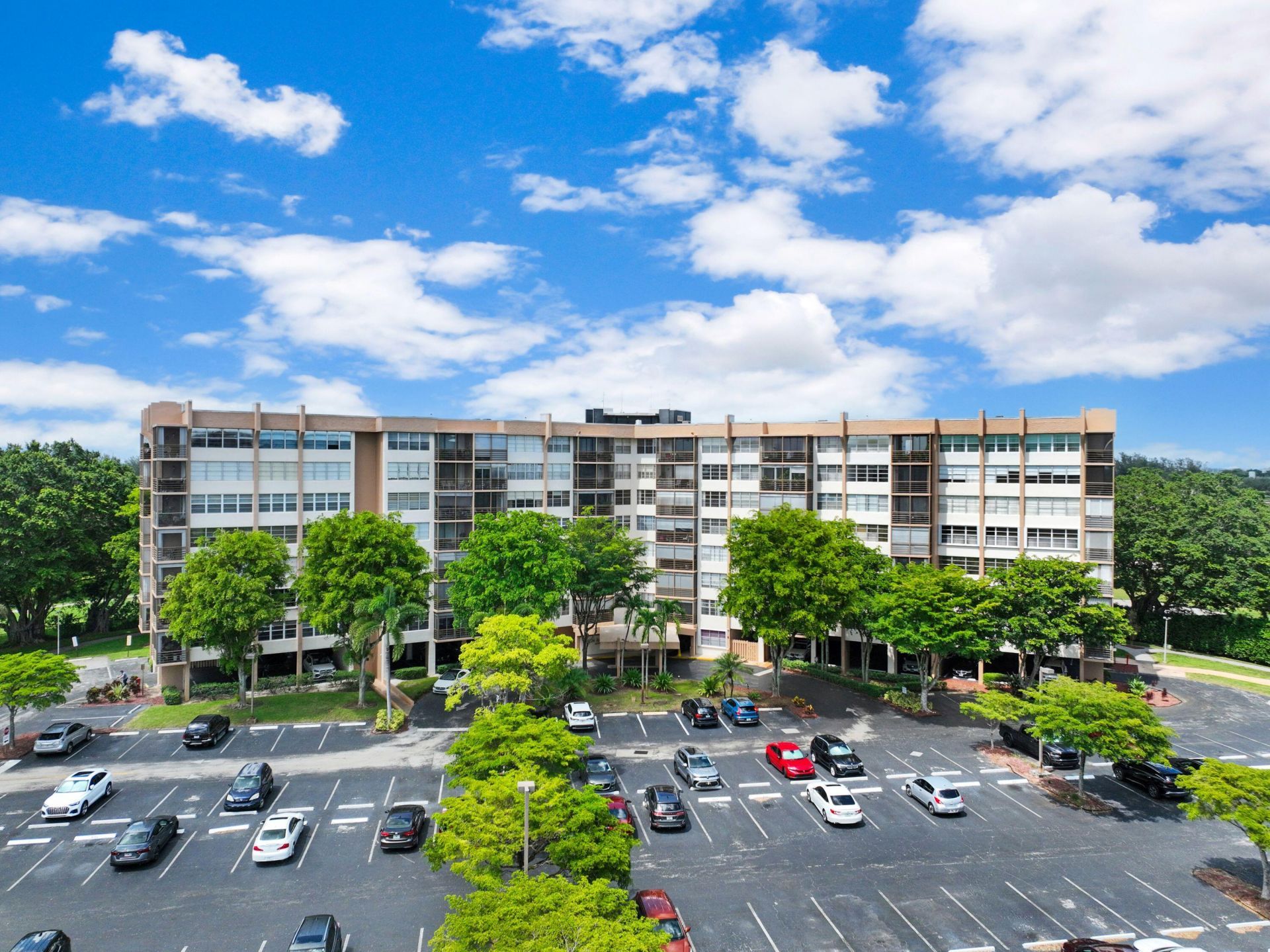 1400 Saint Charles Place, Unit 624, Pembroke Pines, FL 33026 Photo