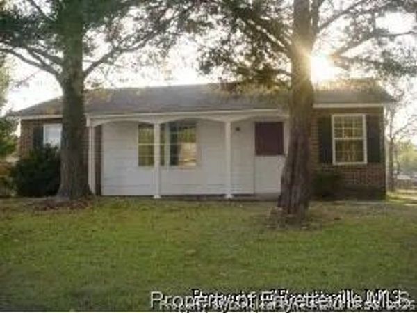 606 Kellam Circle, Fayetteville, NC 28311