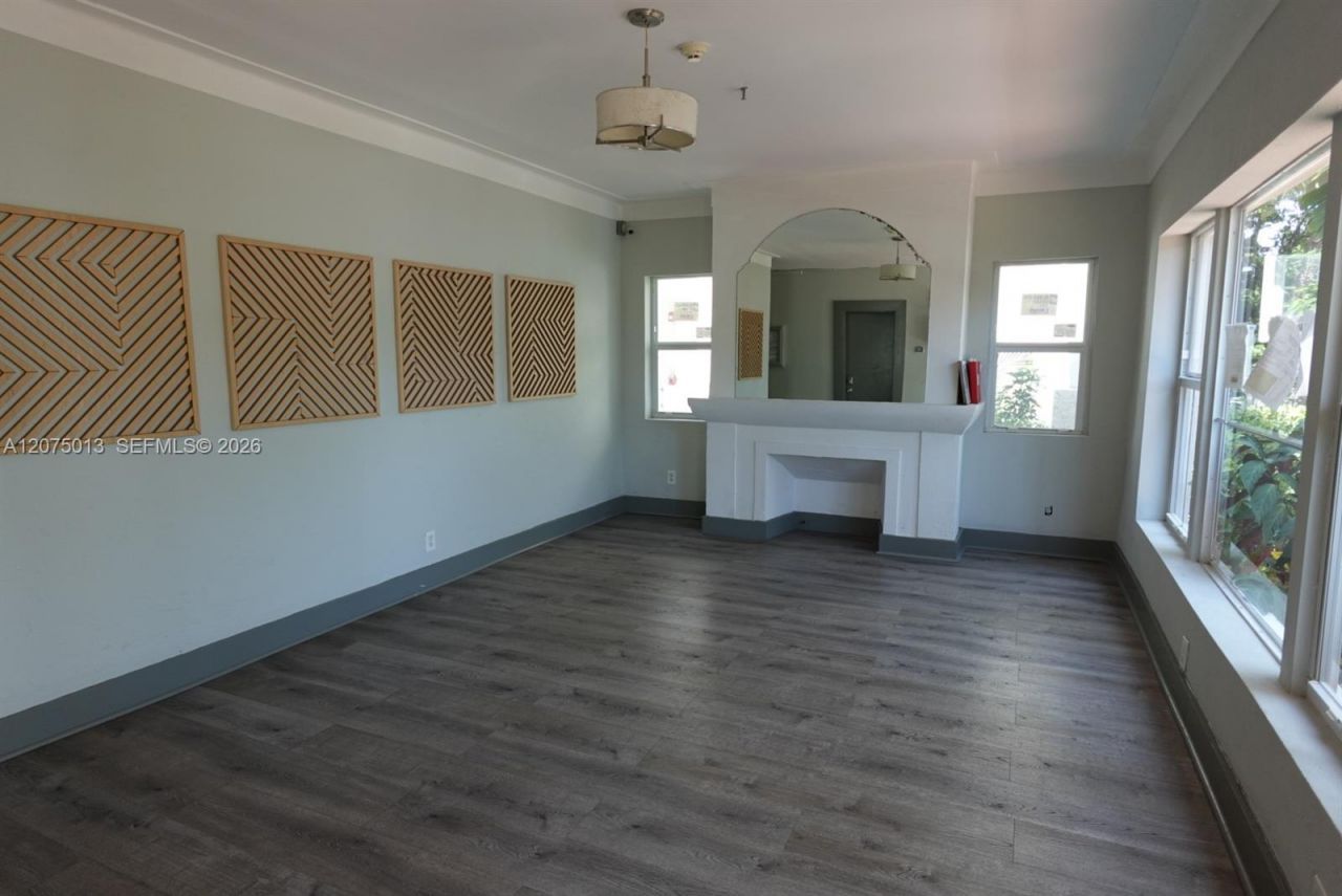 1320 Drexel Ave, Unit 200, Miami Beach, FL 33139 Photo