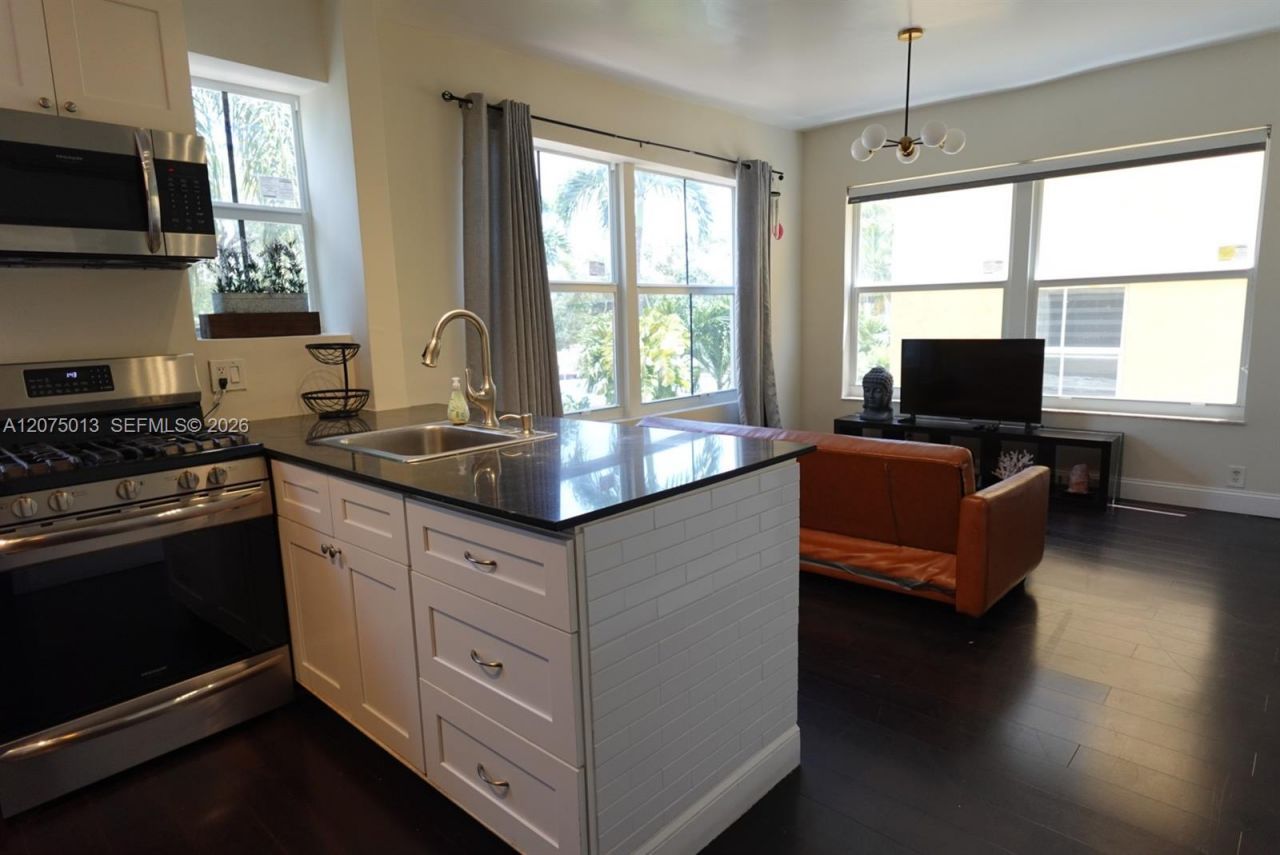 1320 Drexel Ave, Unit 200, Miami Beach, FL 33139 Photo