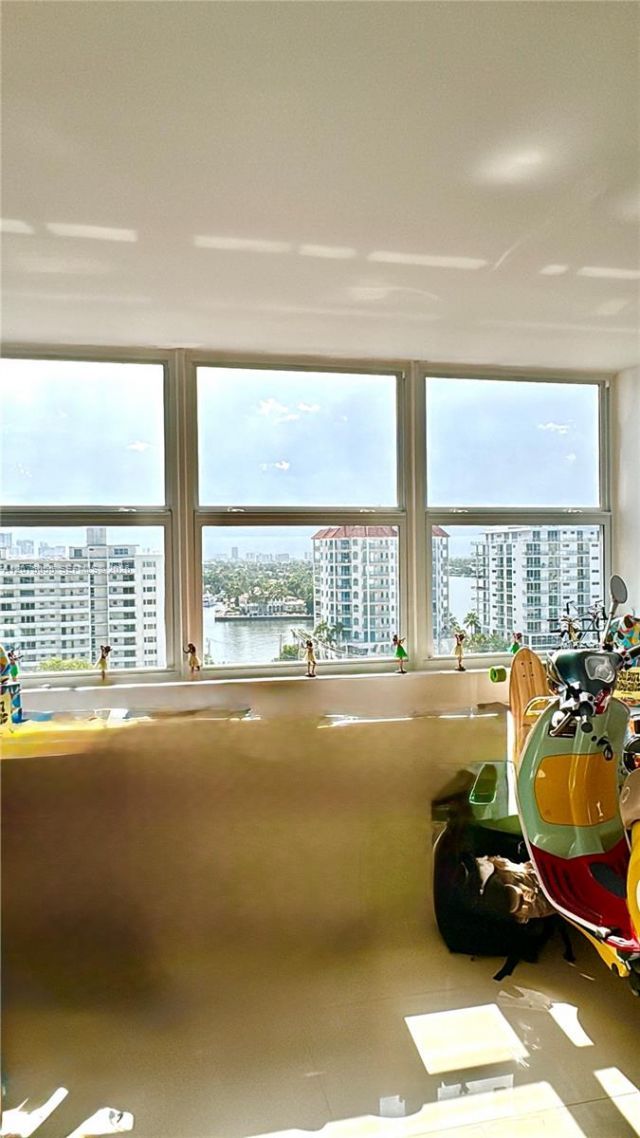 209 N Fort Lauderdale Beach Blvd, Unit 10A, Fort Lauderdale, FL 33304 Photo