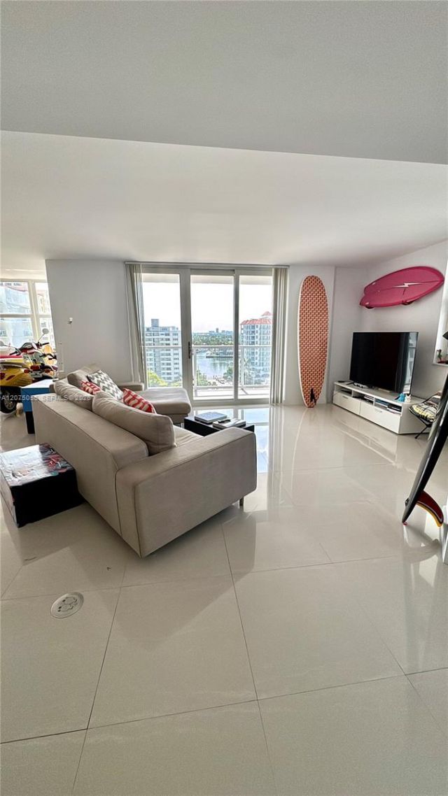 209 N Fort Lauderdale Beach Blvd, Unit 10A, Fort Lauderdale, FL 33304 Photo