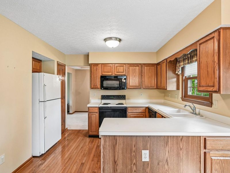 8459 Juniper Drive, Lewis Center, OH 43035 Photo 14